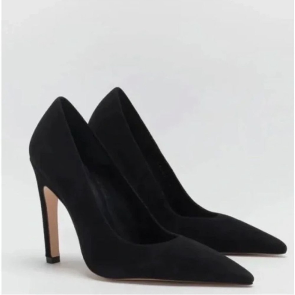 Brand new in box Good American black pumps size 7